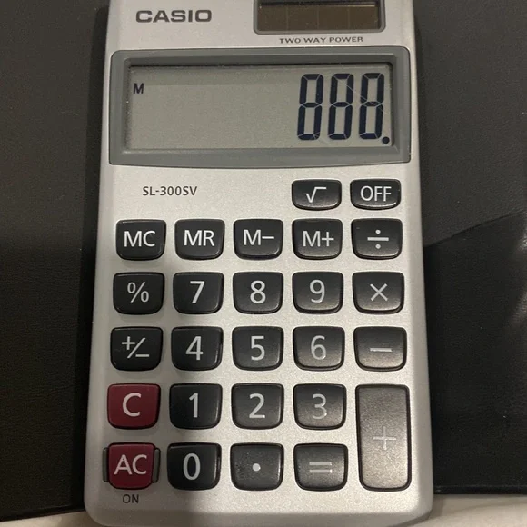 CASIO SMALL CALCULATOR WITH PLASTIC CASE - Picture 8 of 9